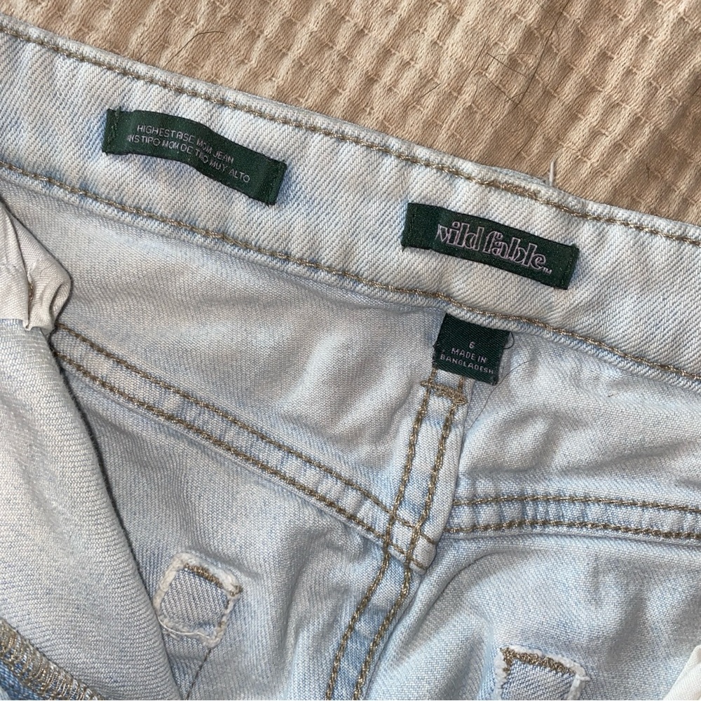 Light Wash Ripped Jeans - Picture 3 of 3
